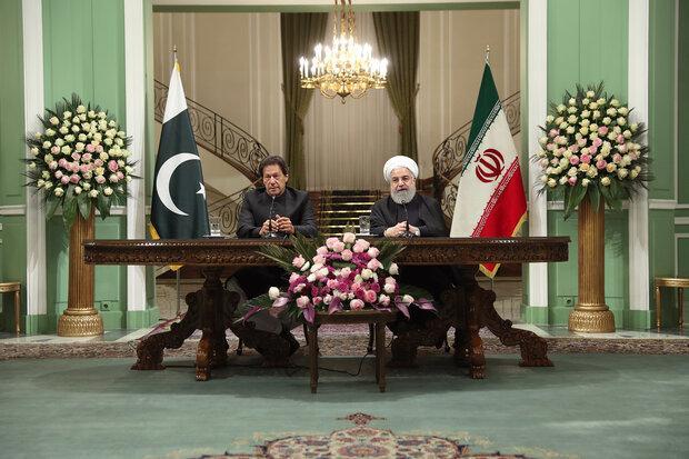 عمران خان برای میانجی گری میان ایران و عربستان راهی تهران می گردد
